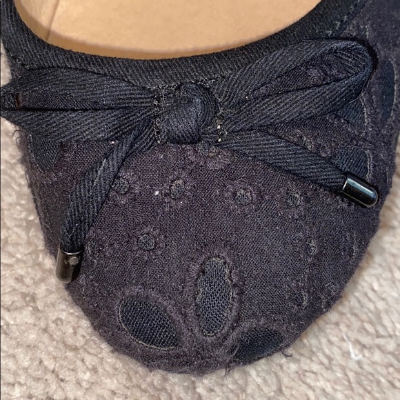Black Floral Lace Ballet Flats - Picture 2 of 6